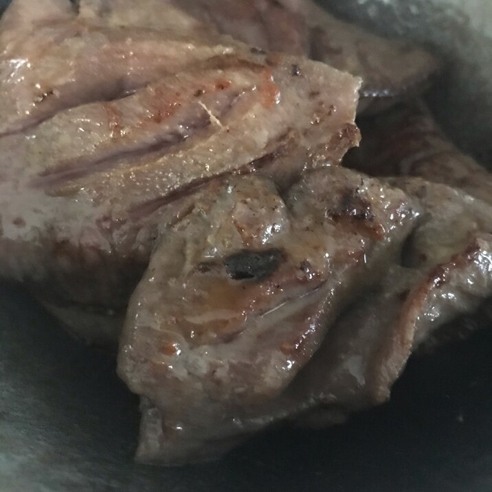 厚切り牛タンのガーリックステーキ レシピ 作り方 By 料理人のたまご 豆しば 楽天レシピ 厚切り牛タンのガーリックステーキ レシピ 作り方 By 料理人のたまご 豆しば 楽天レシピ